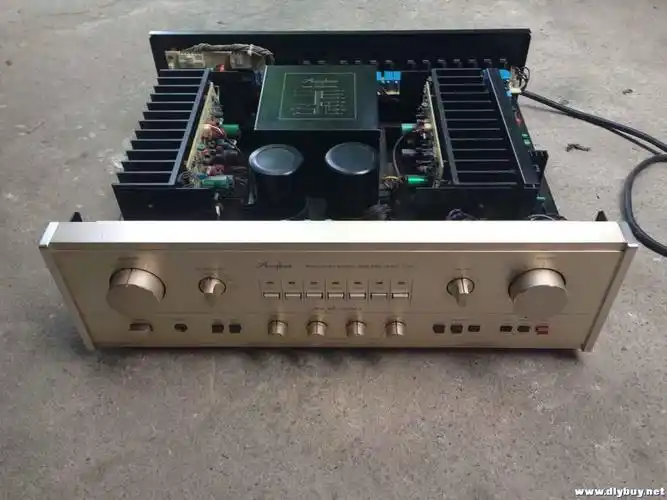 小日本产金嗓子e207发烧功放