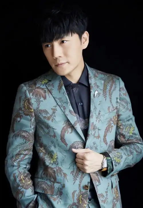 秦昊个人资料("痞帅"秦昊:难忘陪伊能静怀孕生女的催泪岁月,爱女儿也