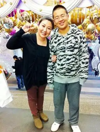 回顾胡中惠:在郭德纲落魄时与他离婚,抛弃亲生儿子远走他乡
