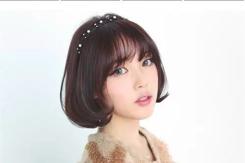 首页 流行发型 学生发型 2019女学生剪新款潮短发 闪亮唯美风范短卷发