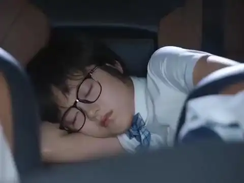 少年派:王胜男身处更年期,一言不合就吵架,这可苦了父女俩人!