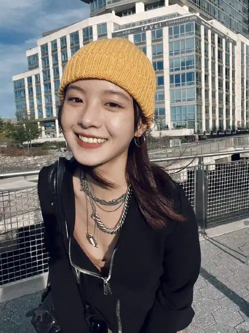 李庚希超话#李庚希0422生日快乐#她是《二十不惑》