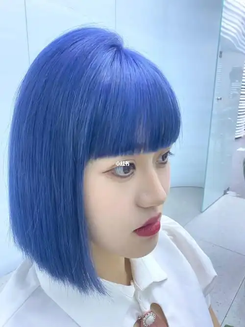 一刀切77天蓝色 就这头发说实话谁染谁不好看