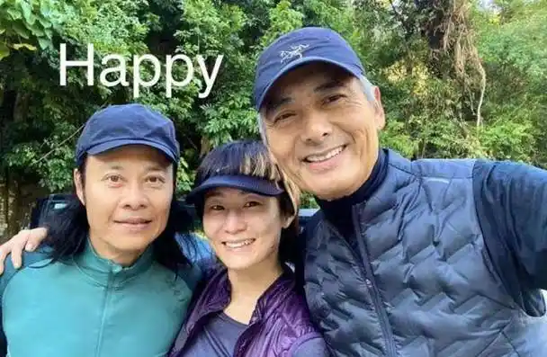 41岁谢霆锋秀武术,66岁周润发在爬山,51岁钟丽缇冲浪,港星真棒_小子