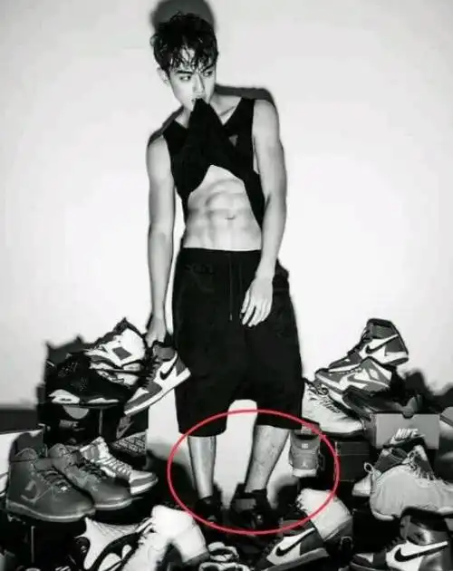 有种意外叫许凯晒肌肉照这个胸肌厉害了难怪女粉丝那么多