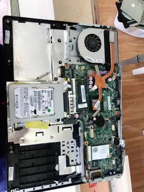 拆电脑硬盘