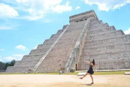 我拍出的效果图是这样的 (金字塔右面)没有别的秘诀,只有等!