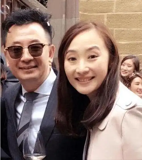 曲栅栅嫁给落魄黄海波任劳任怨养夫九年如今苦尽甘来