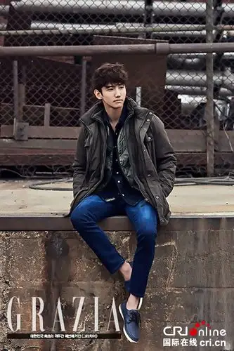 东方神起沈昌珉美国洛杉矶拍写真即将入伍展硬汉柔情