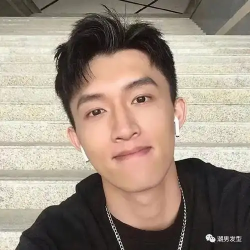 男生过了20岁头发该怎么剪?这3款发型轻熟显帅气,值得尝试!