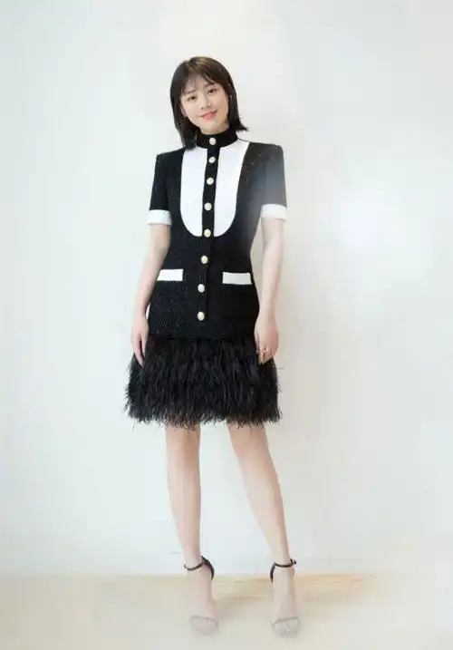 马思纯也太厉害了吧把平底鞋贴着一根筷子就穿出门了看傻眼了