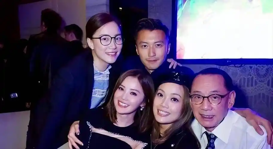 谢霆锋愿意为她养女儿,与容祖儿,twins情同姐妹,霍汶希凭什么_工作