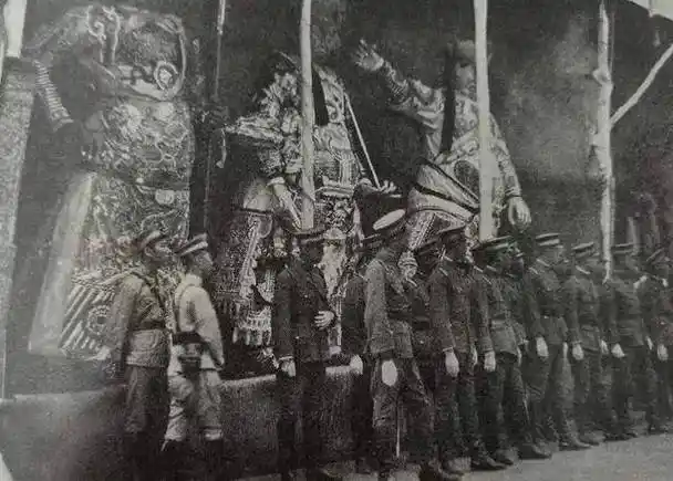 张作霖的葬礼是在死后两个月举办的,之后遗体就被暂置在了大帅府的东