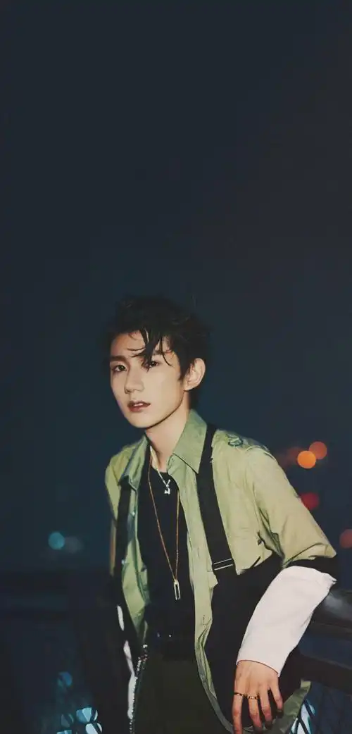 王源港风滤镜系列小合集,不食烟火的清冷贵公子