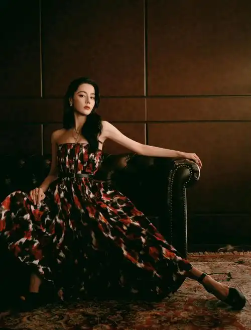 这衣服也就迪丽热巴能驾驭