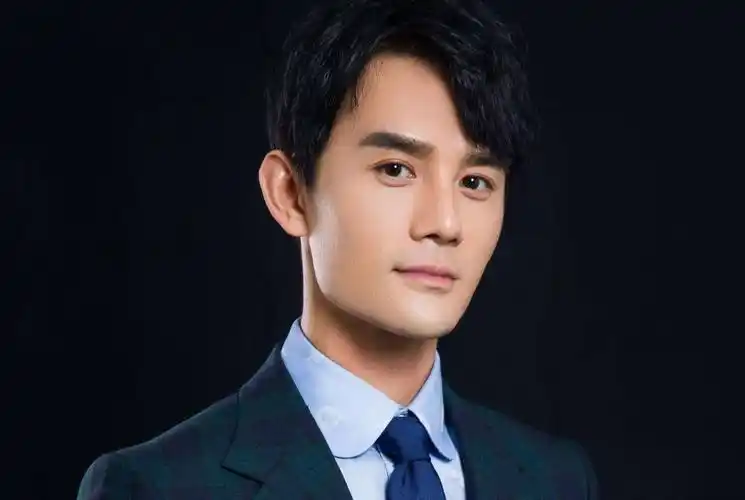 王凯生日,刘涛苏有朋栗坤桑平等好友纷纷送祝福,一个比一个俏皮