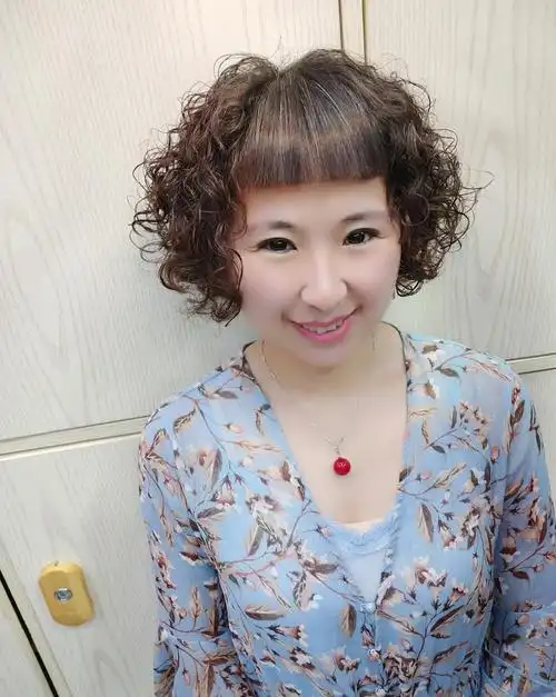 原创40到60岁女性剪短发烫小卷时尚减龄真洋气