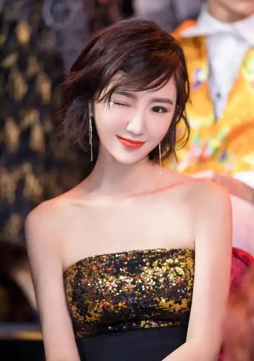 唐艺昕真实容貌,笑起来和唐艺昕一样甜(6)