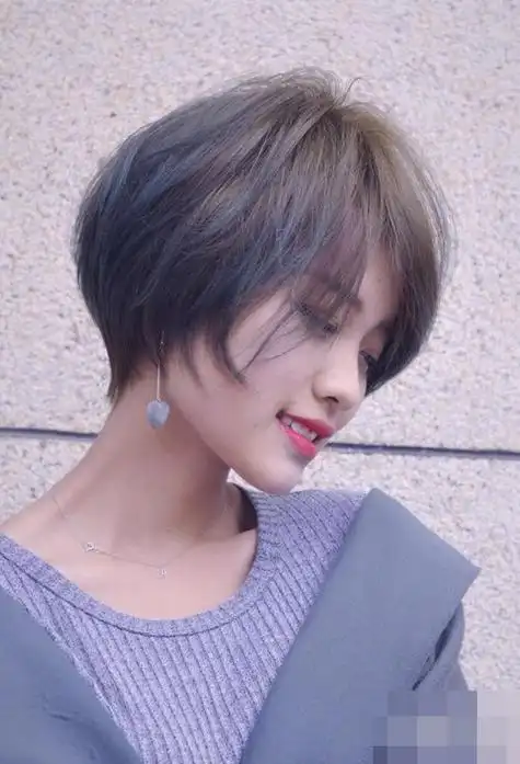 女生中性短头发造型欣赏 摆脱单调款式的短发图片