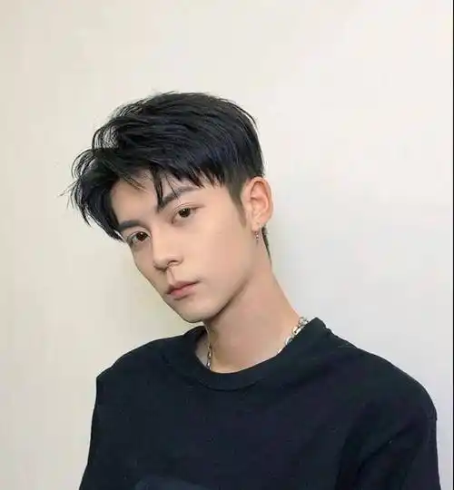 男生夏季"不烫不染"的发型,留好这3款,清爽帅气又显年轻_造型_头发