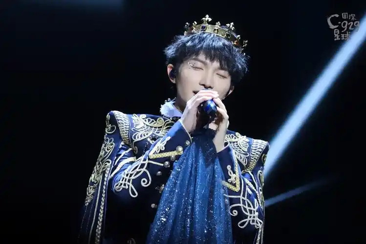 周深"c-929星球"巡演2019完美收官 高歌浅吟经典不断