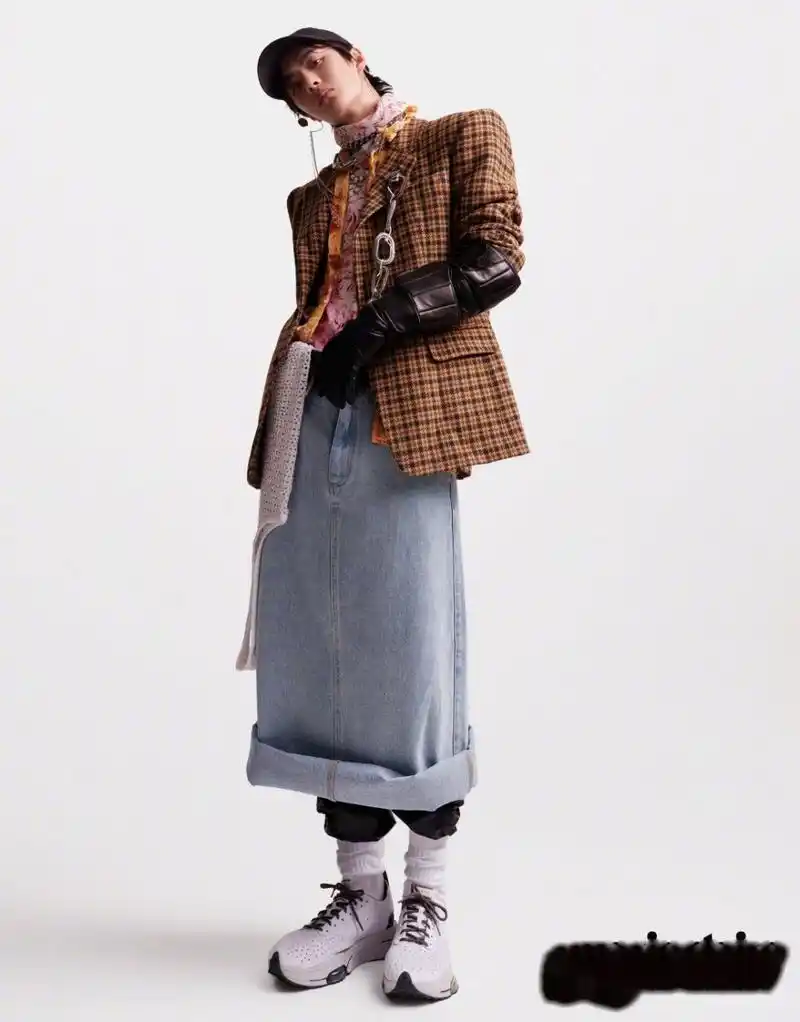 王一博面纱造型#王一博登《嘉人》6月刊封面内页发布,遵循内心,用