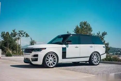 路虎揽胜改装版,前脸看起来更大气霸气了