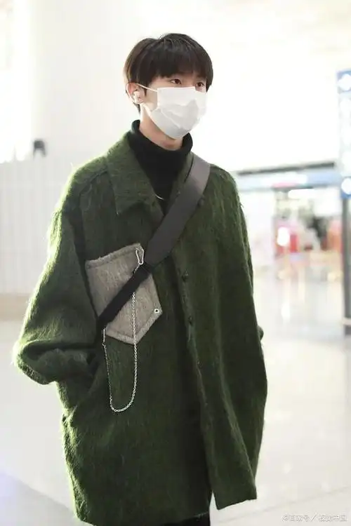 马嘉祺今年刚考上大学,不是大一么?