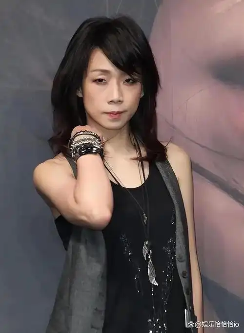 "风流歌后"林忆莲:李宗盛为她离婚,情史堪称才子收割史