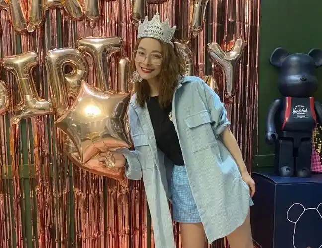 青春少女吴昕生日派对浪漫男朋友杜海涛深情祝福