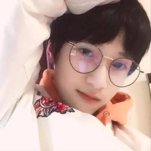 微信头像严浩翔