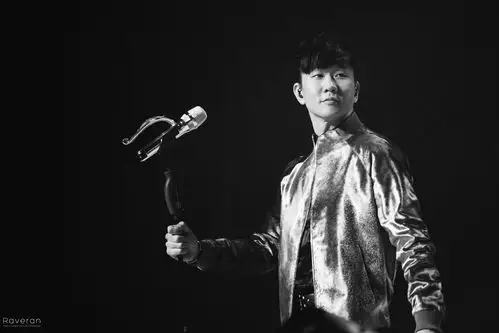 林俊杰改编《像我这样的人》,像林俊杰这样的人没有第二个了吧