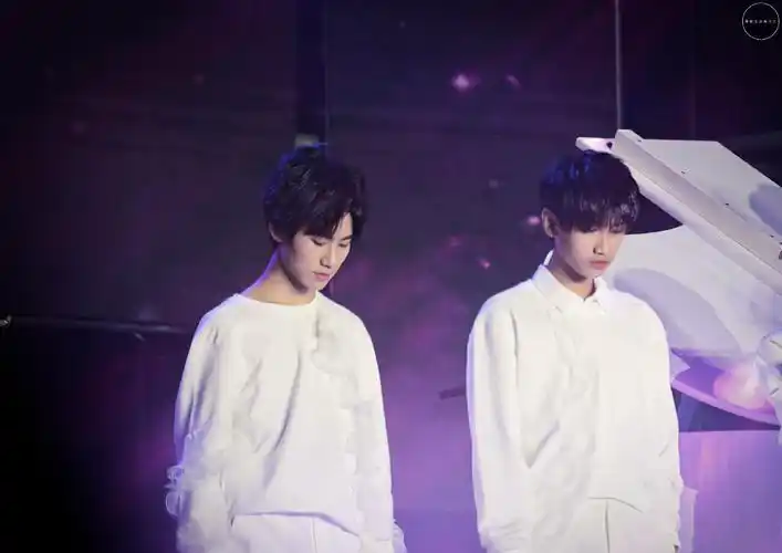 这个我知道,张真源陈泗旭早在一起了