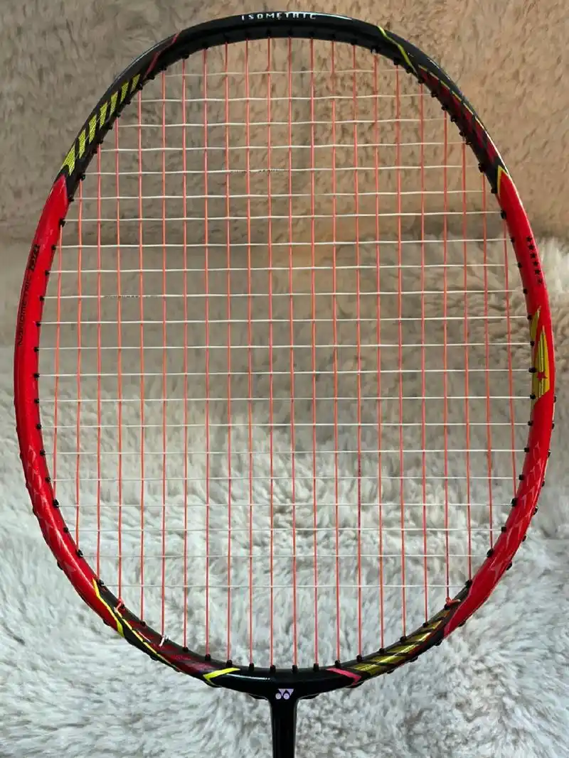 羽毛球入坑记 第一把拍子 林丹老豆腐水晶红 第一把拍子 尤尼克斯