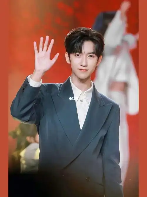 主持人贺峻霖于2022年09月05号正式出道啦