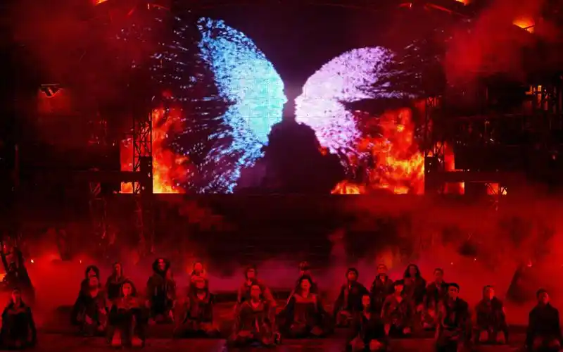 音乐剧《蝶》纪录片段-十年前在北京751的那场户外演出