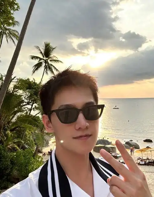 杨洋汤圆节自拍