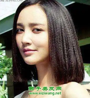 小玉米烫短发发型图片