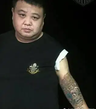 周比利霸气胡歌魅力明星纹上大花臂就属古惑仔大哥最帅气