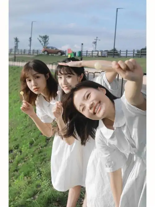 多人写真拍摄姿势分享放学后