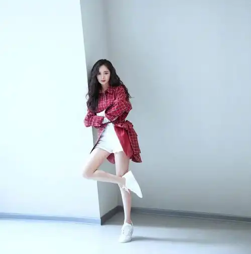 小白鞋失宠了?看完杨幂穿