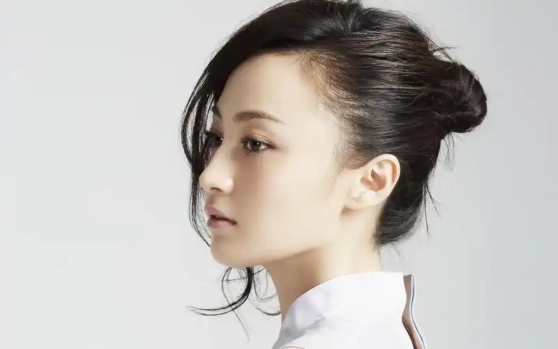 演员姚笛高清宽屏壁纸