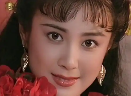 傅艺伟幻灭史她积累起来的妖气就这样被一朝吹散了