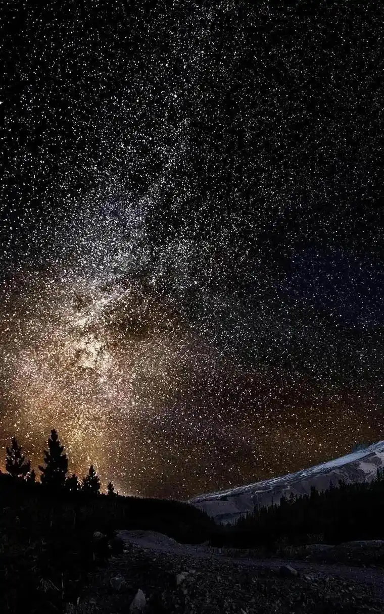 阿勒泰璀璨星空.20年前的腊月,从乌鲁木齐打车到阿勒泰,傍晚 - 抖音