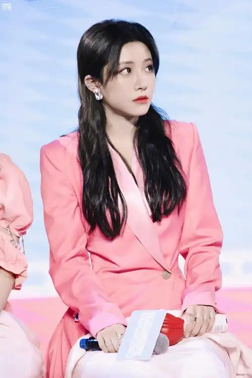 像颗糖好诱惑甜到梦里有粉红  」@the9-喻言