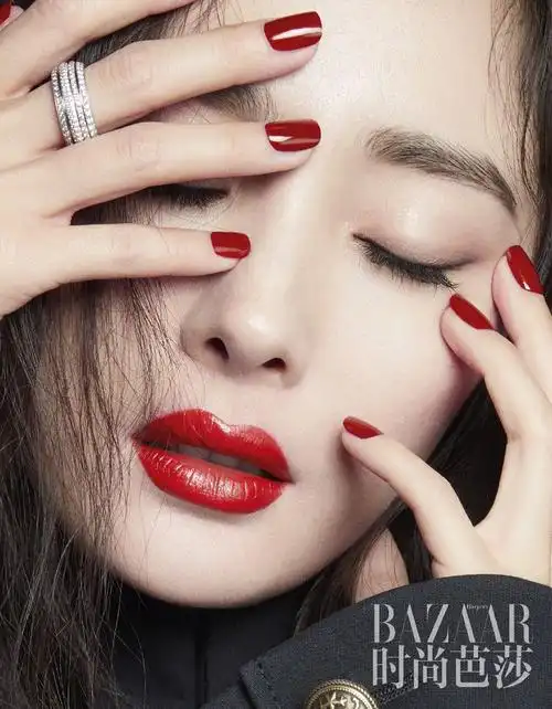 时尚芭莎x 杨幂 六月上封面
