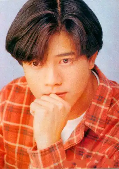 作为天王之一的郭富城,年轻时的郭富城颜值曾经也是迷倒万千少女.