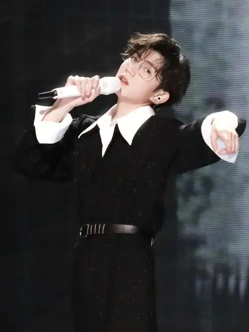 王源舞台鲨疯系列