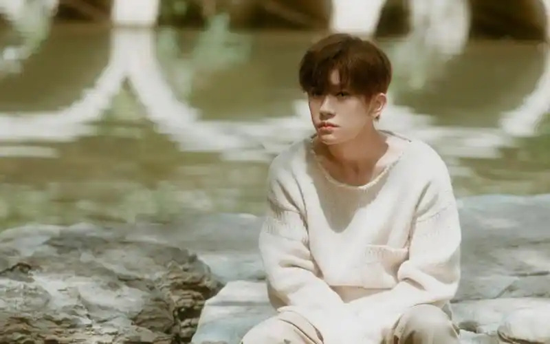 千玺清新壁纸壁纸是一款电脑壁纸,属于明星分类,千玺清