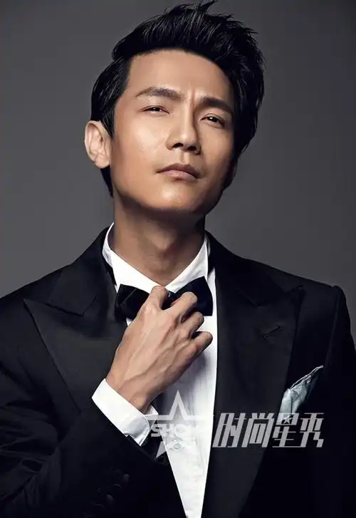 祖籍广东省普宁市,中国内地流行乐男歌手,原创音乐人,影视演员,吉他手